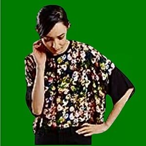 🖤NWT! AMANG NY! GORGEOUS FLORAL PULL ON TOP! ZIP BACK! SHEER SLEEVES! FEMININE🖤